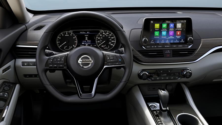 Панель приборов Nissan Altima Platinum 2018 года  (фото 21 из 22)
